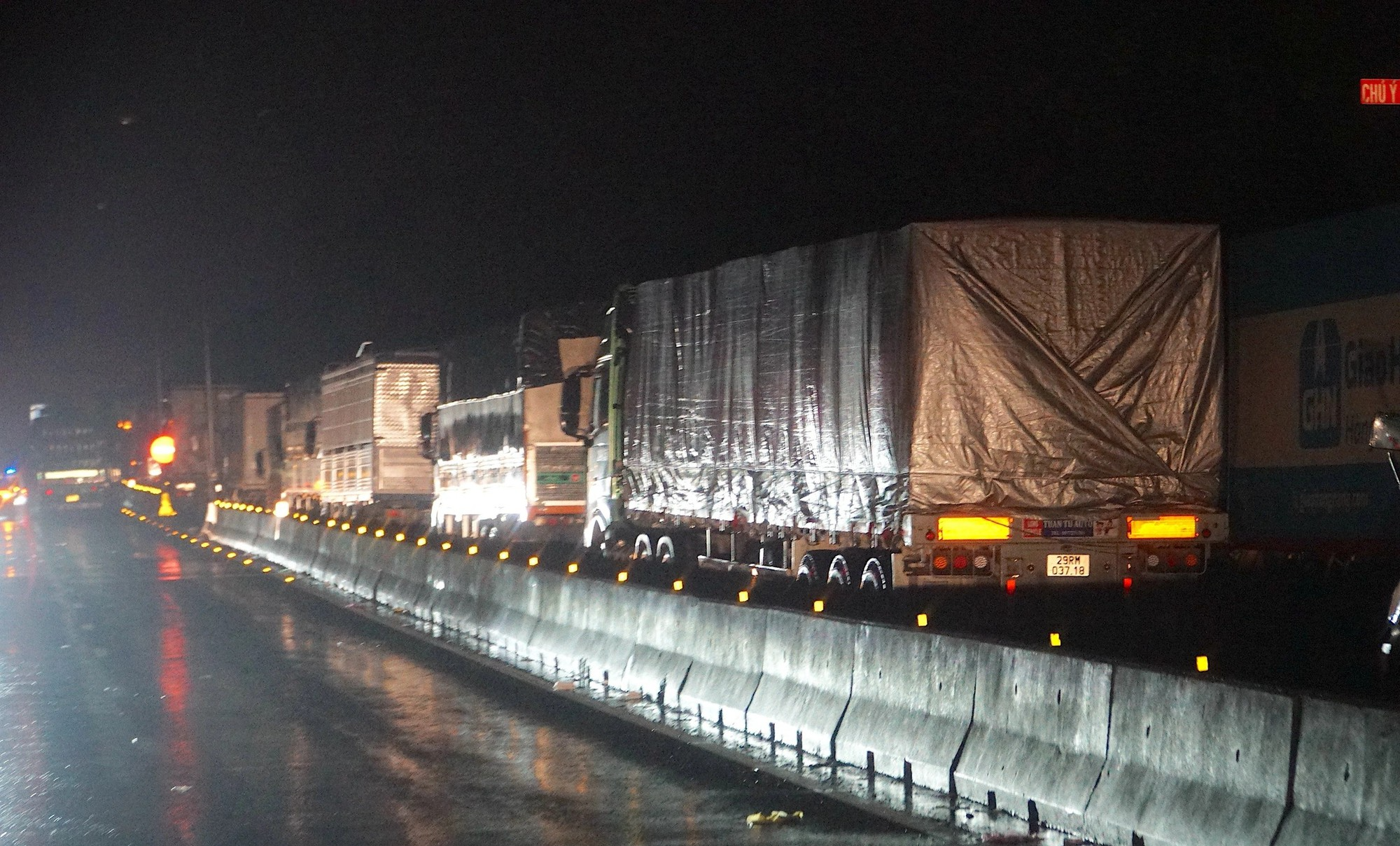 Cần sớm mở rộng Quốc lộ 1 lên 4 làn xe- Ảnh 2.