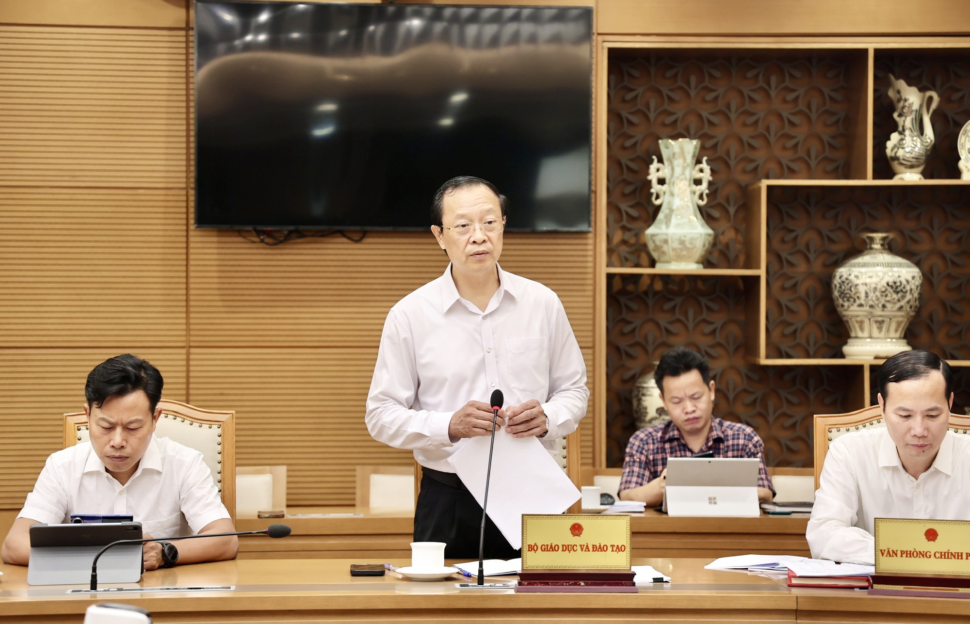 Phó Thủ tướng Lê Tiến Châu: Bộ Giáo dục và Đào tạo cần chuyển đổi mạnh mẽ tư duy và phương thức làm việc- Ảnh 3.
