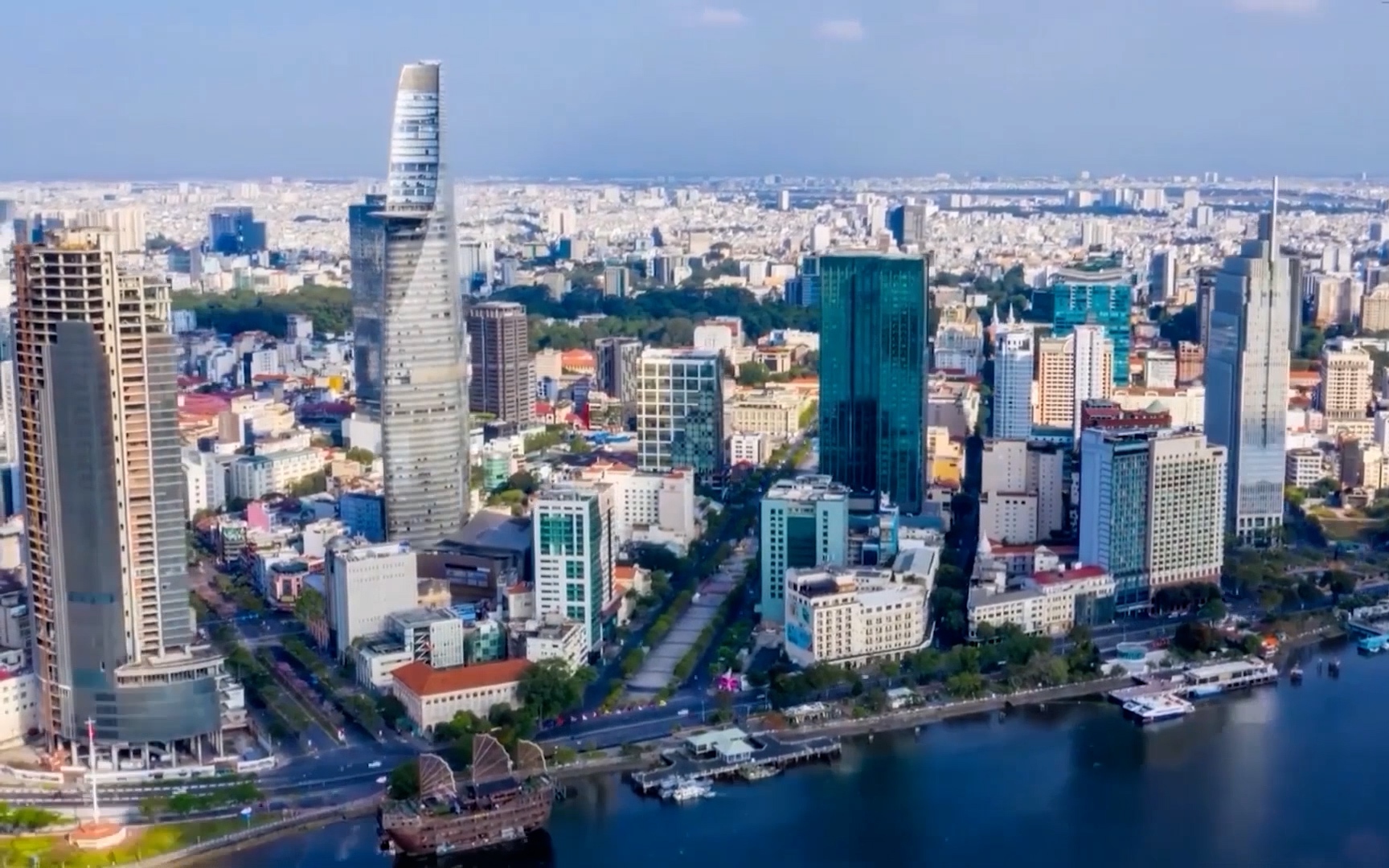 Giám đốc quốc gia ADB: Tăng trưởng tích cực, vị thế Việt Nam vững chắc trong khu vực