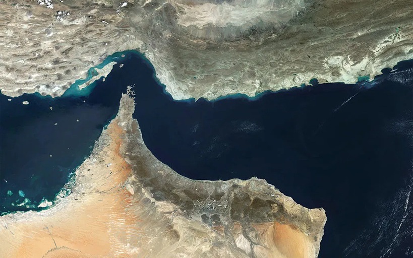 Tuyên bố mới của Mỹ và Iran xung quanh vấn đề eo biển Hormuz