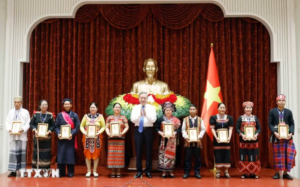 Tổng Bí thư, Chủ tịch nước: Già làng, trưởng bản góp phần củng cố khối đại đoàn kết toàn dân tộc