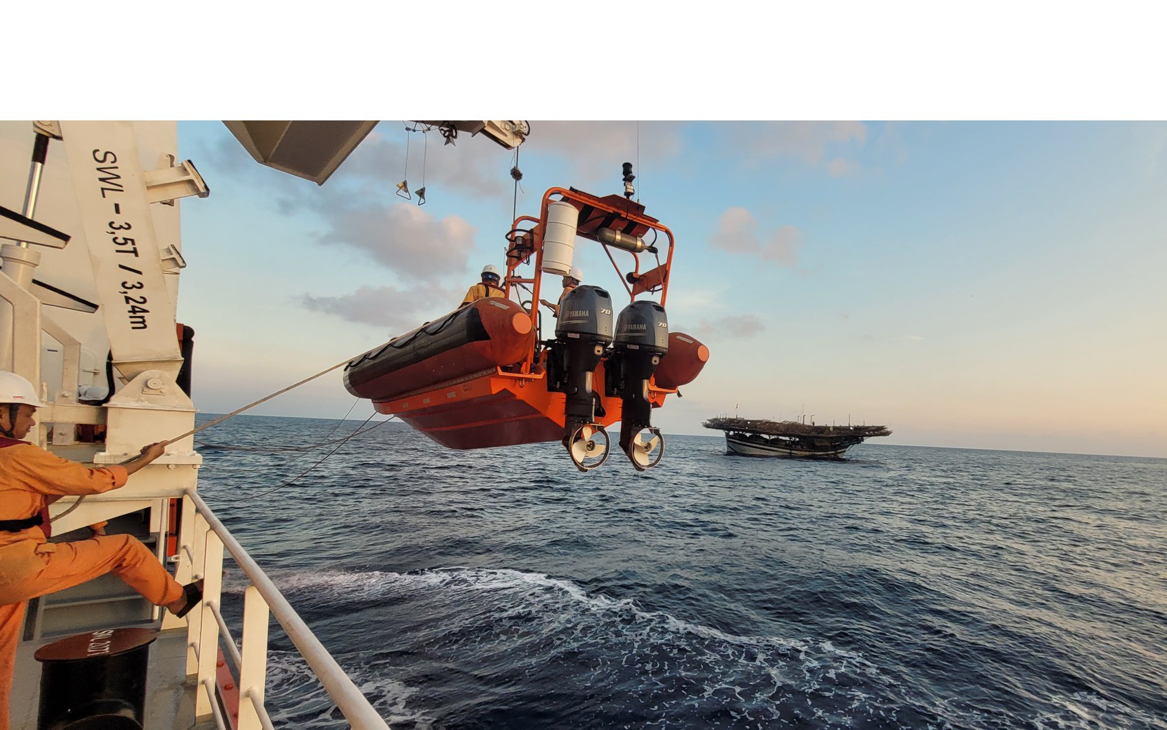 Cứu kịp thời ngư dân bị đột quỵ ở vùng biển Đặc khu Hoàng Sa