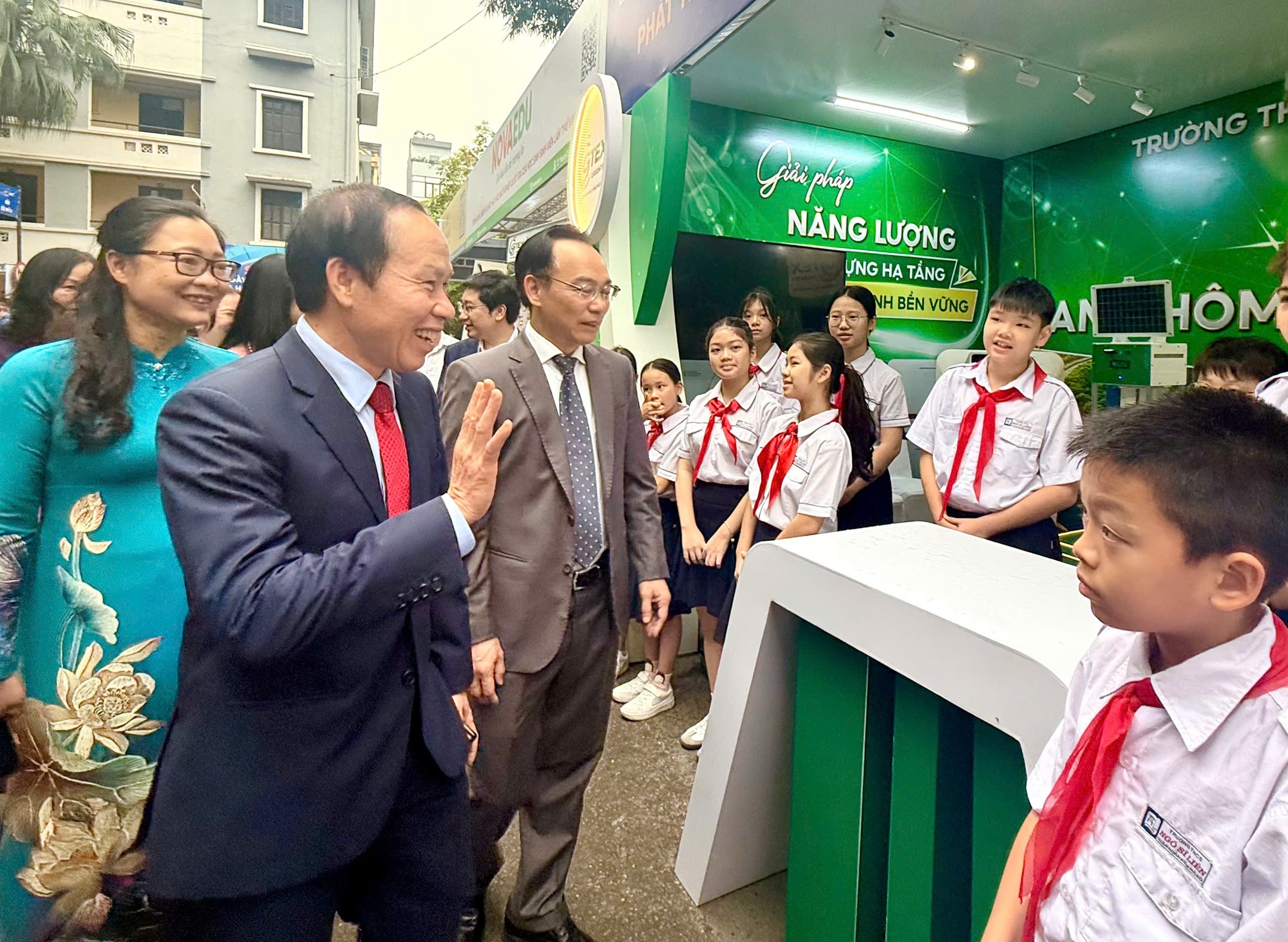 Phó Thủ tướng Lê Tiến Châu: Khởi nghiệp học sinh, sinh viên phải chuyển từ phong trào sang thực chất- Ảnh 1.