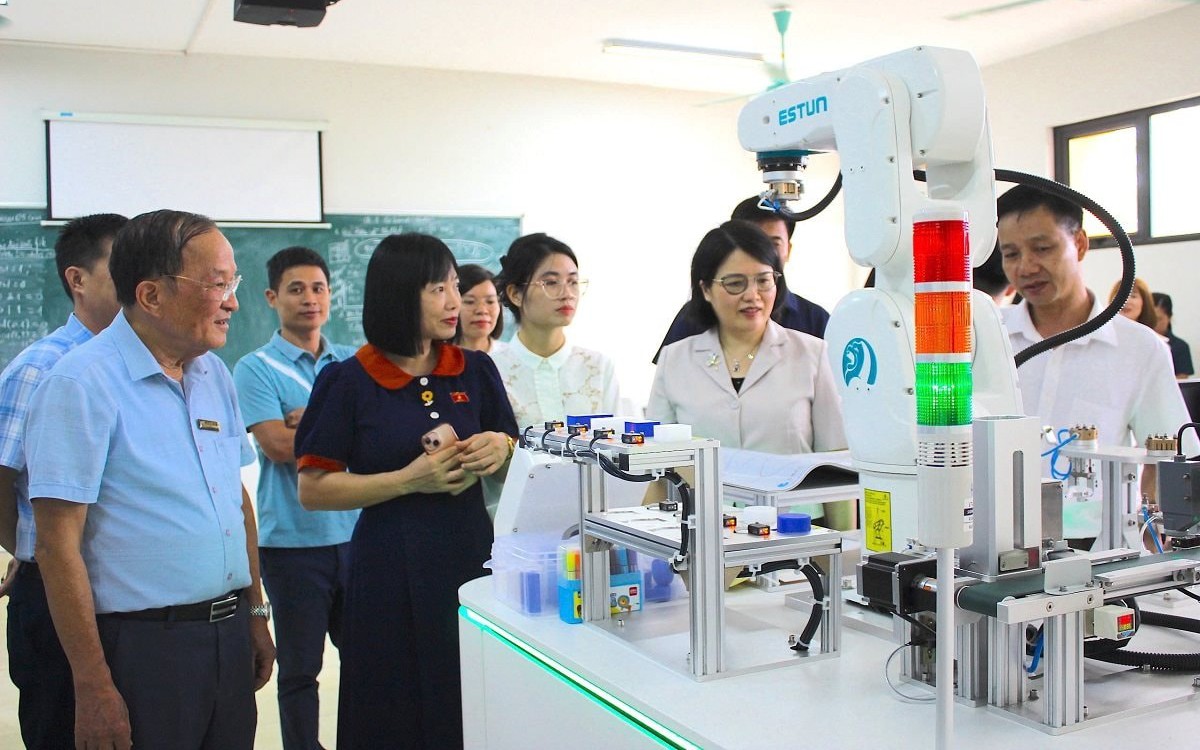 Tiêu chuẩn hiệu trưởng, phó hiệu trưởng của cơ sở giáo dục đại học, giáo dục nghề nghiệp