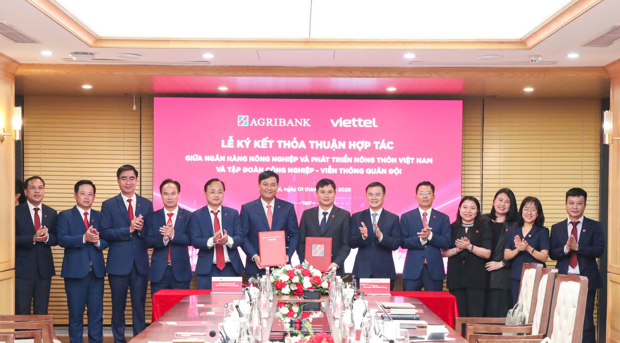 Agribank bắt tay Viettel, tăng tốc phủ dịch vụ số tới tận nông thôn- Ảnh 1.