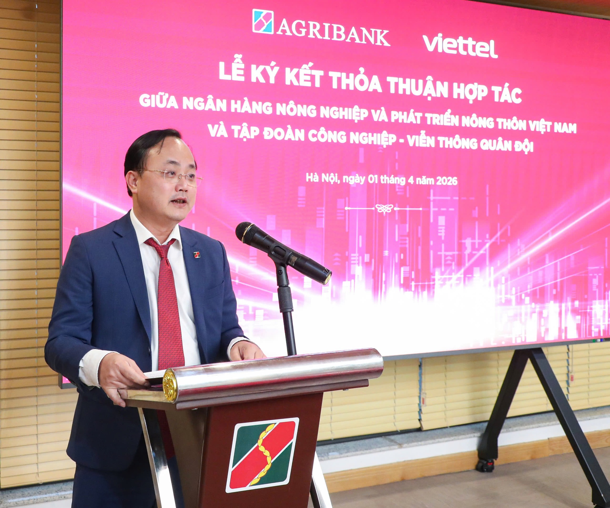 Agribank bắt tay Viettel, tăng tốc phủ dịch vụ số tới tận nông thôn- Ảnh 2.