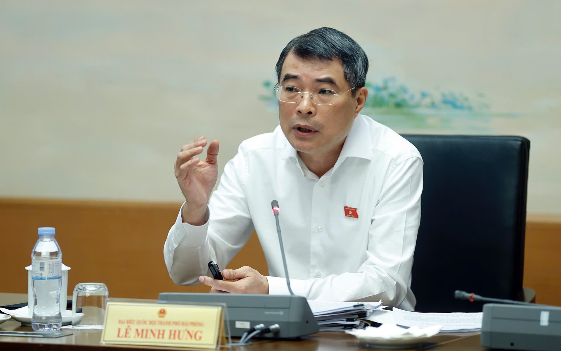 Thủ tướng Lê Minh Hưng đề nghị các đại biểu Quốc hội ủng hộ nâng ngưỡng chịu thuế với hộ kinh doanh