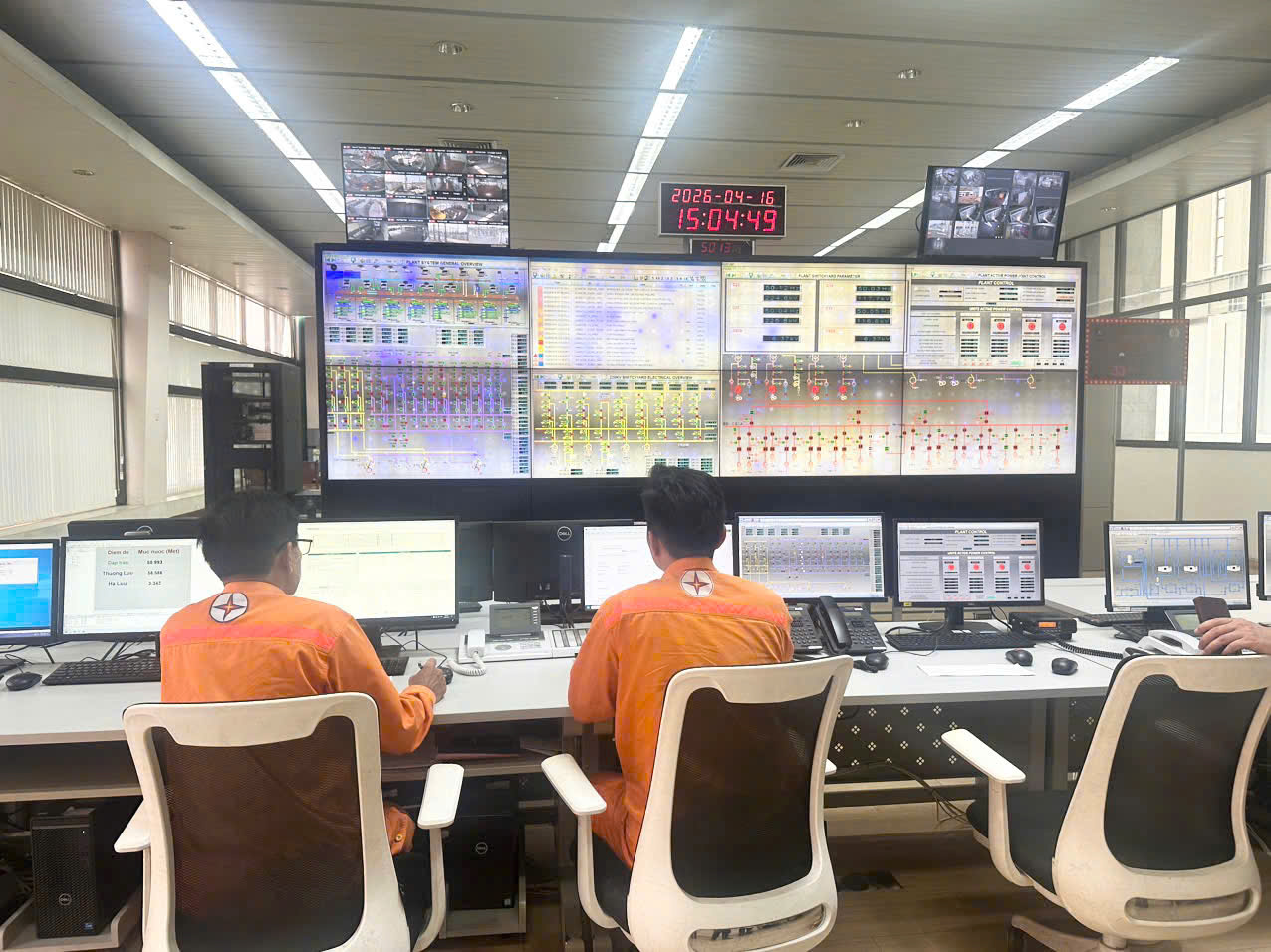 Nắng nóng đến sớm, các nhà máy căng mình giữ nhịp nguồn điện- Ảnh 2.