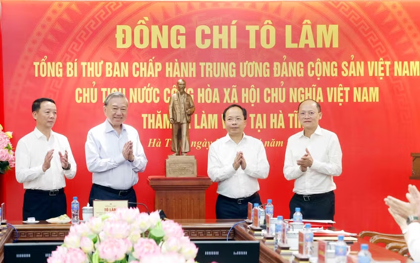Tổng Bí thư, Chủ tịch nước Tô Lâm: Hà Tĩnh khơi dậy khát vọng phát triển, quyết tâm đạt mục tiêu tăng trưởng nhanh, bền vững