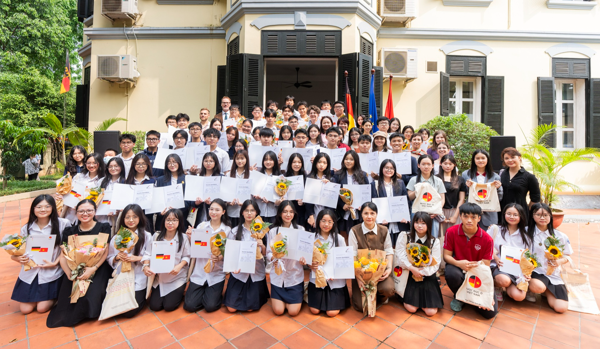 Học sinh Việt Nam ghi dấu ấn với tiếng Đức: Tỉ lệ đỗ DSD-II vượt trung bình toàn cầu- Ảnh 1.