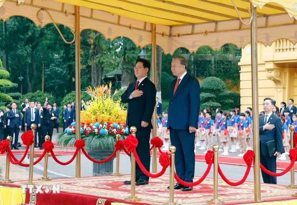 Tổng Bí thư, Chủ tịch nước Tô Lâm chủ trì Lễ đón chính thức Tổng thống Hàn Quốc- Ảnh 3.