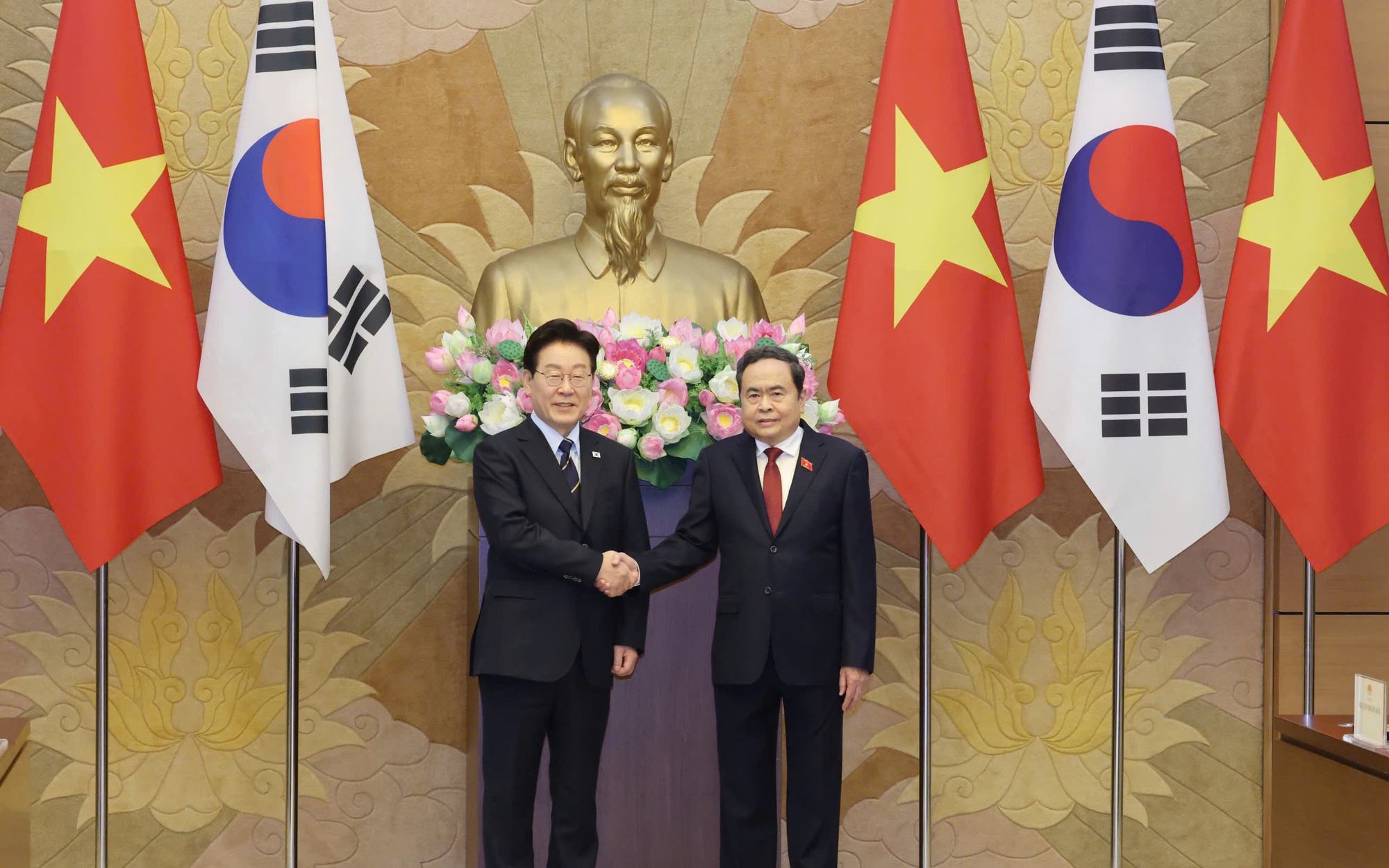 Chủ tịch Quốc hội Trần Thanh Mẫn hội kiến Tổng thống Hàn Quốc Lee Jae Myung