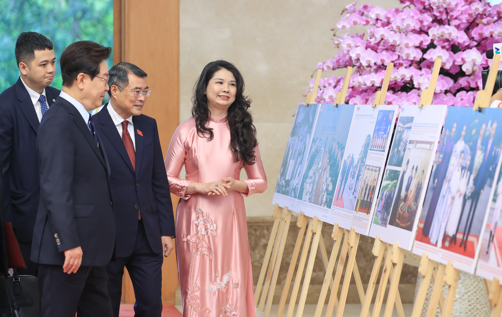 Thủ tướng Lê Minh Hưng hội kiến Tổng thống Hàn Quốc- Ảnh 1.