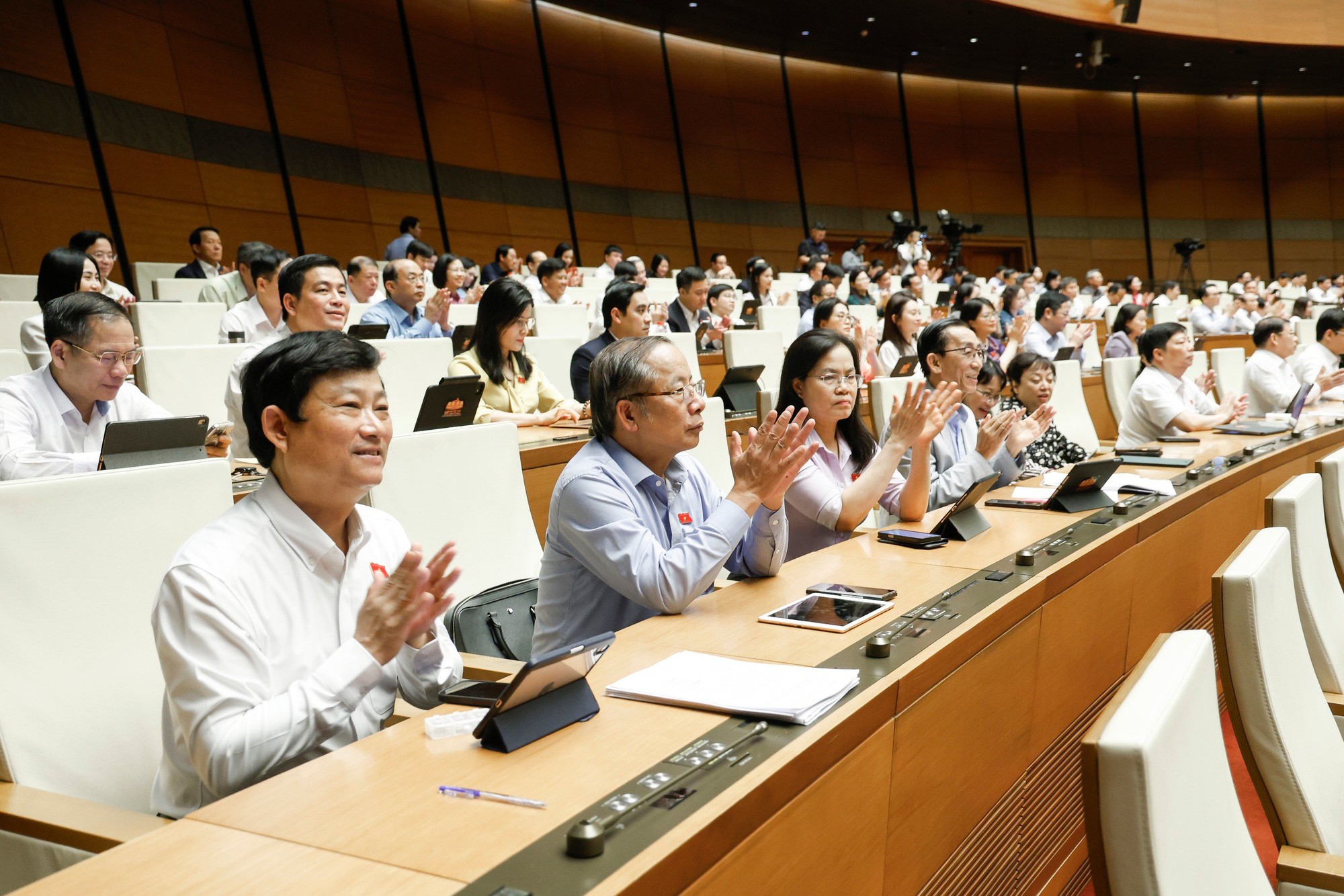 Luật Thủ đô (sửa đổi): Trao 199 thẩm quyền đặc thù cho Hà Nội- Ảnh 1.