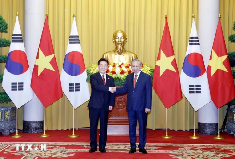 Tổng thống Hàn Quốc và Phu nhân kết thúc chuyến thăm cấp Nhà nước tới Việt Nam- Ảnh 1.