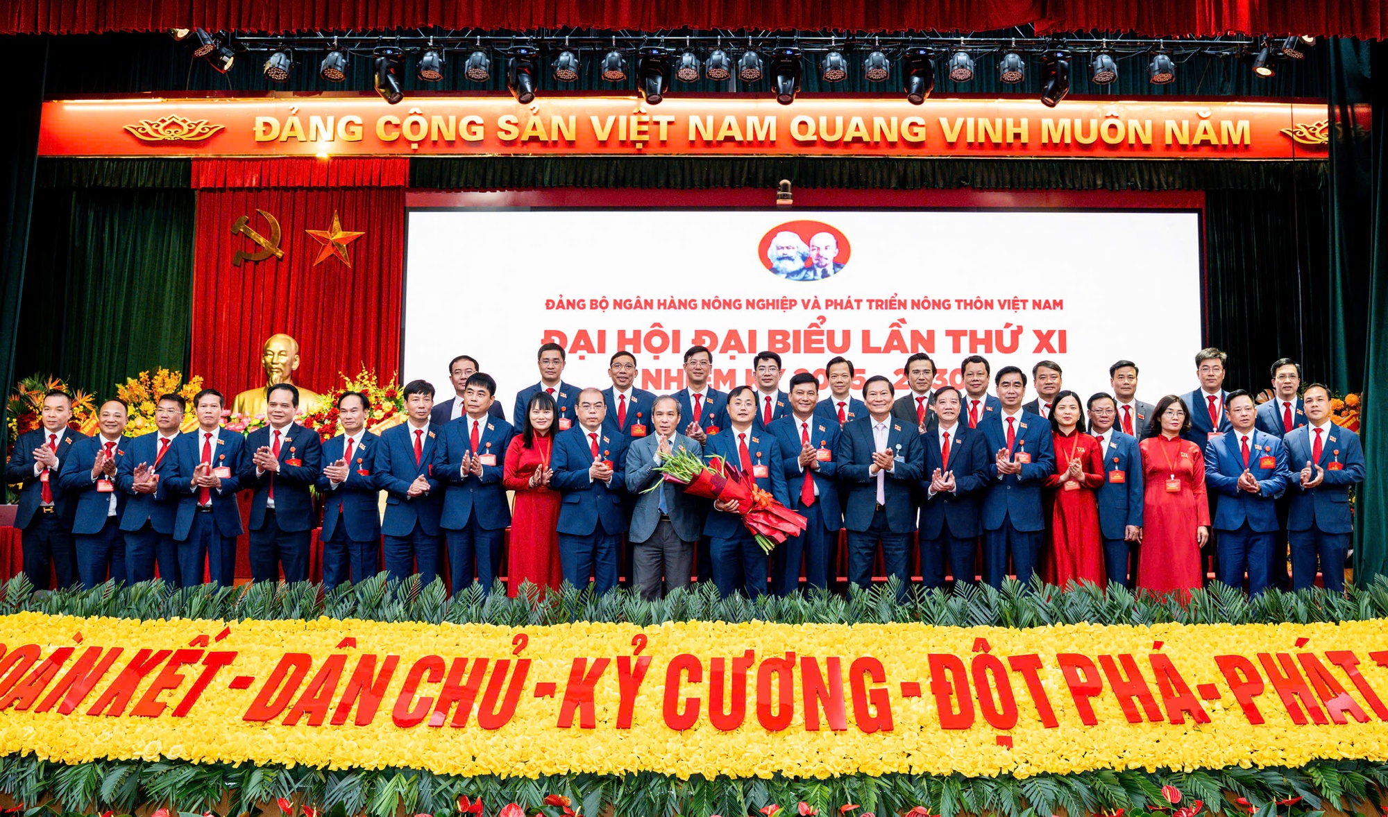 Agribank quyết liệt hành động hiện thực hóa mục tiêu tăng trưởng hai con số- Ảnh 1.