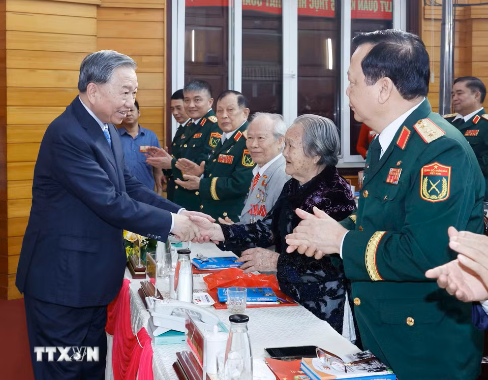 Tổng Bí thư, Chủ tịch nước Tô Lâm: Quân khu 5 phải phát huy vai trò nòng cốt trong xây dựng nền quốc phòng toàn dân- Ảnh 2.