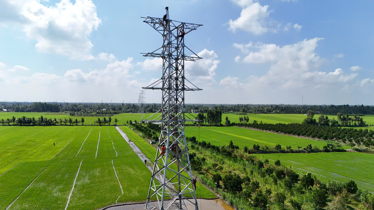 Đảm bảo điện mùa khô 2026: EVNSPC đóng điện nhiều công trình lưới điện 110 kV- Ảnh 3.