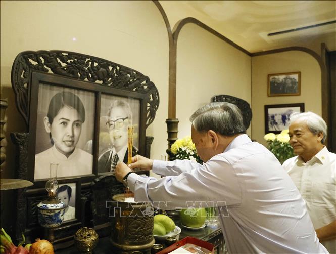 Tổng Bí thư, Chủ tịch nước dâng hương tưởng nhớ các đồng chí lãnh đạo tiền bối- Ảnh 10.