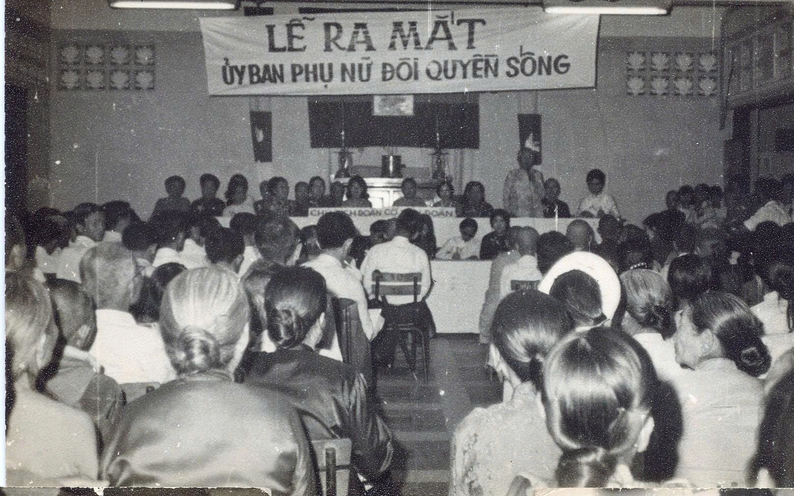 "Đóa sen vàng trong lửa đỏ" Sài Gòn