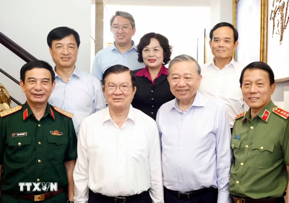 Tổng Bí thư, Chủ tịch nước thăm các nguyên lãnh đạo Đảng, Nhà nước- Ảnh 1.