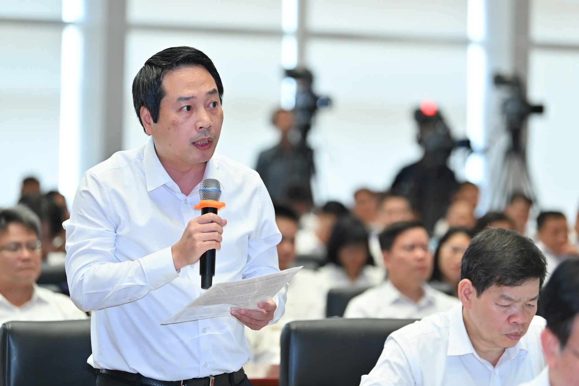 Thủ tướng: Tạo môi trường kinh doanh thông thoáng, minh bạch, dự báo được, giảm chi phí để người dân, doanh nghiệp yên tâm- Ảnh 6.