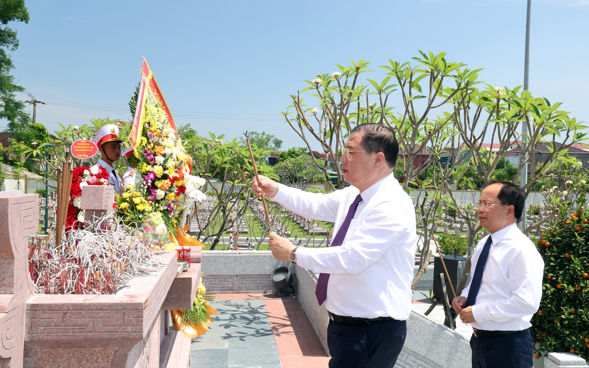 Phó Thủ tướng Thường trực Phạm Gia Túc tiếp xúc cử tri tỉnh Hà Tĩnh- Ảnh 7.