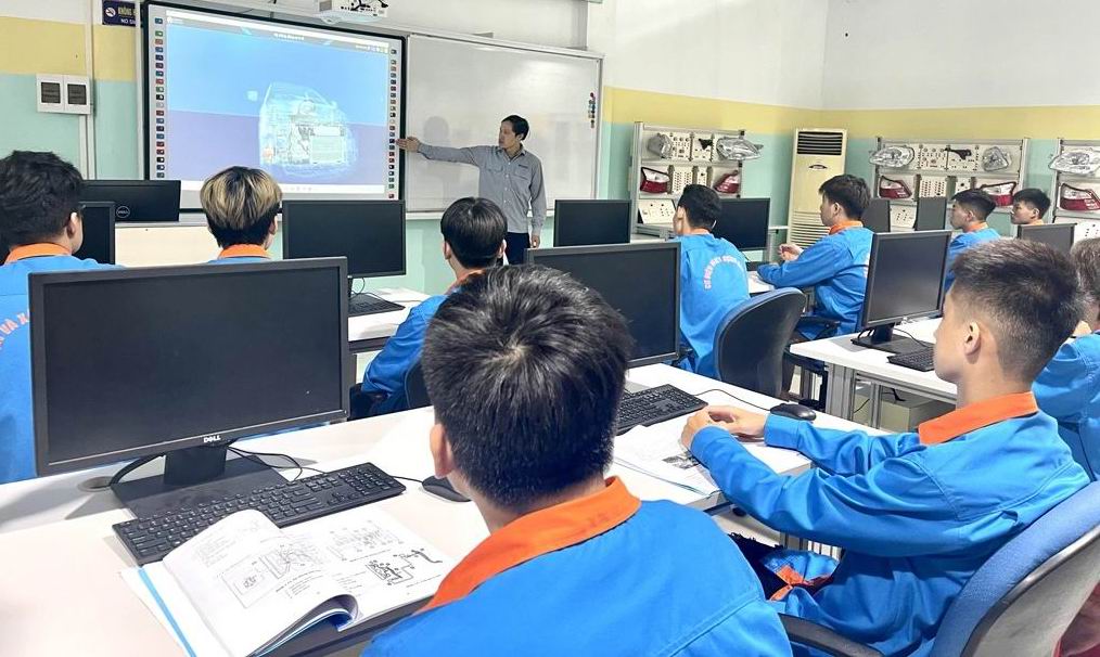 Dự kiến Điều lệ trường trung học nghề- Ảnh 1. Dự kiến Điều lệ trường trung học nghề- Ảnh 1.