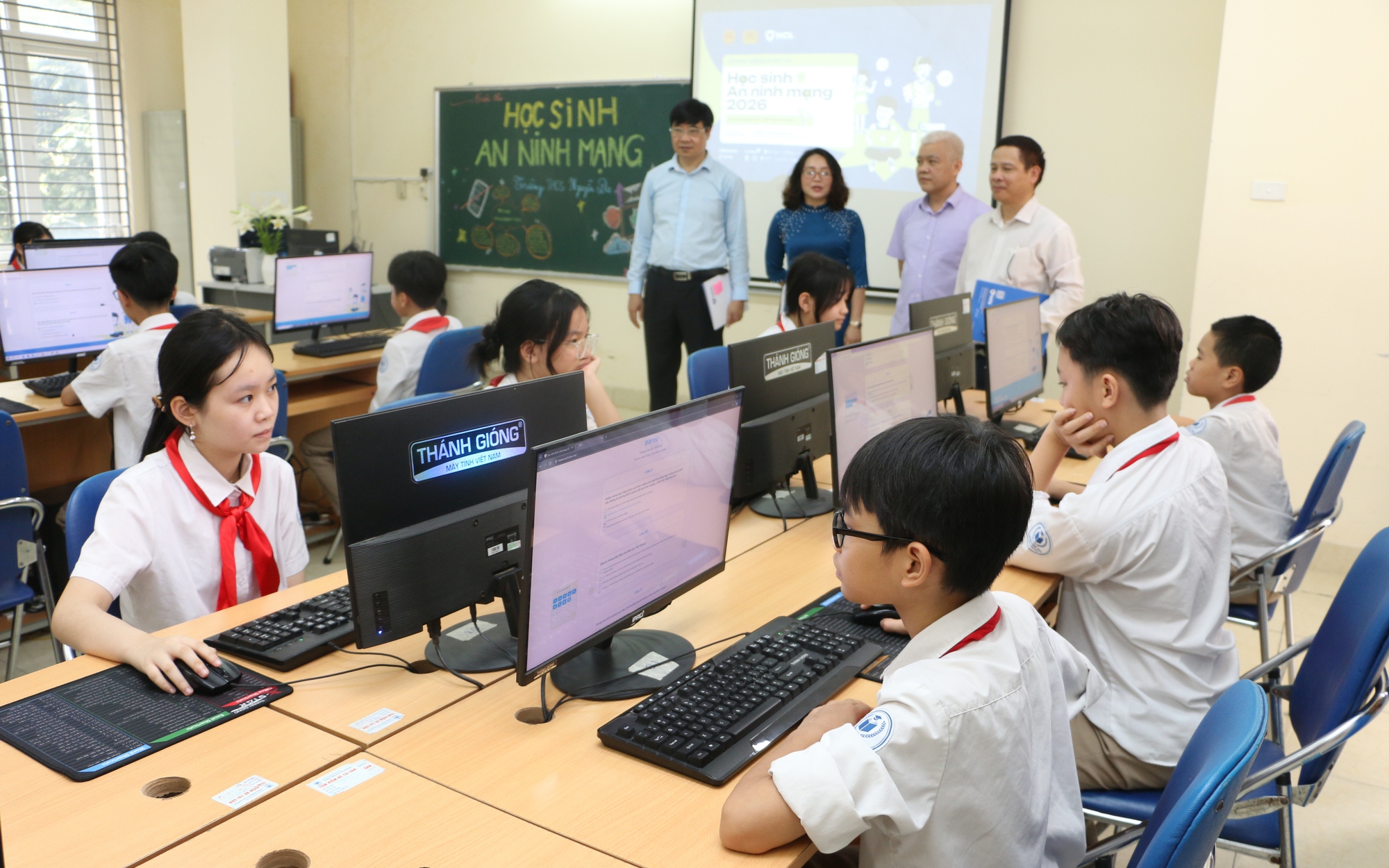 Chuẩn hóa quy định liên quan đến xe công nghệ hybrid, xe tự lái