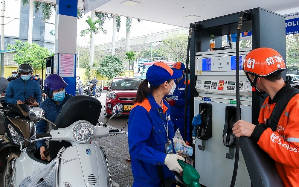 Kéo dài việc giảm thuế nhập khẩu một số mặt hàng xăng dầu về 0% đến 30/6/2026