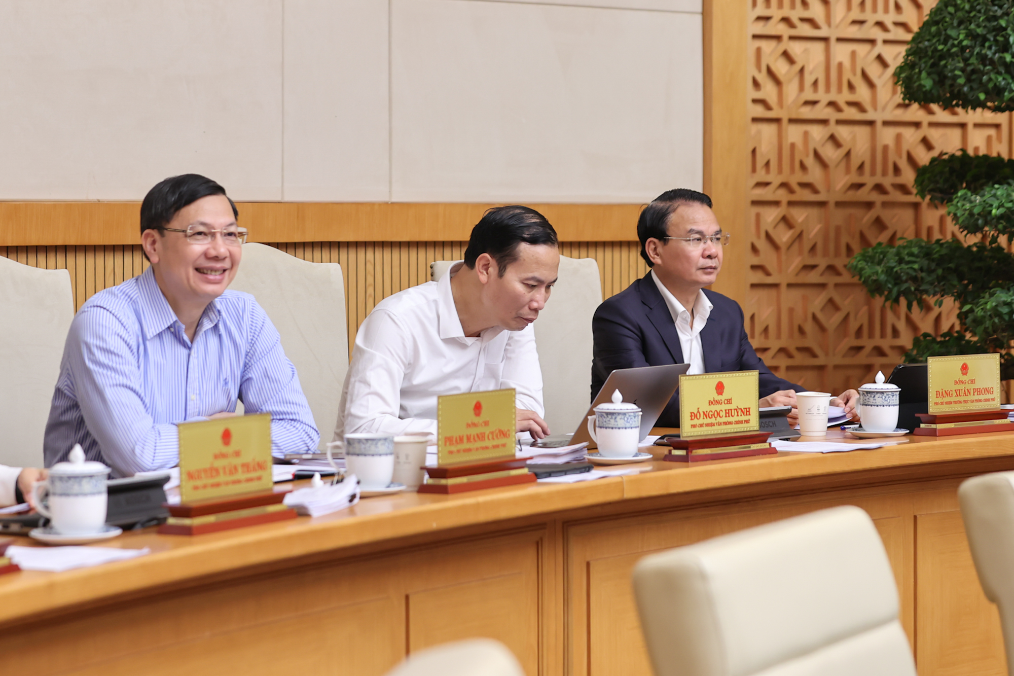 Thủ tướng: Kiên định mục tiêu tăng trưởng 2 con số; biến khó khăn, thách thức thành cơ hội tái cơ cấu nền kinh tế, nâng cao năng lực cạnh tranh- Ảnh 9.