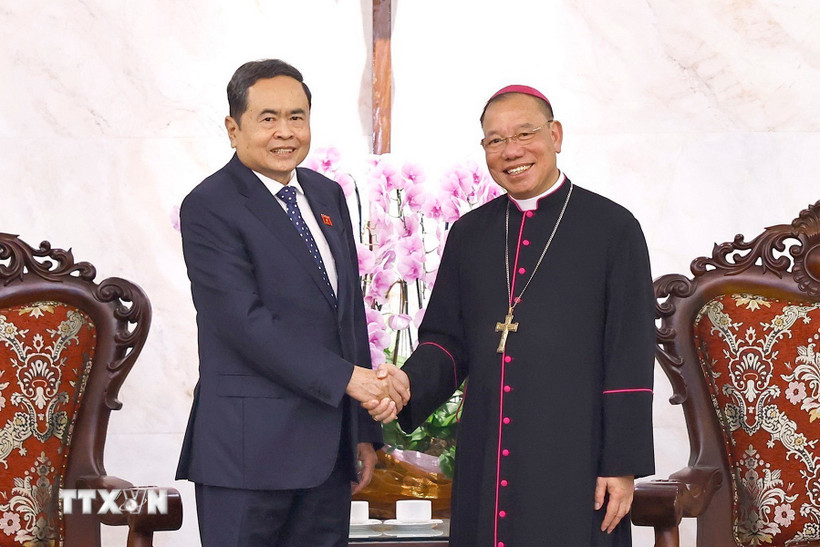 Chủ tịch Quốc hội Trần Thanh Mẫn thăm, chúc mừng Tổng Giáo phận Hà Nội- Ảnh 1.