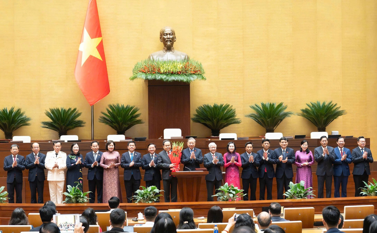 Thông cáo báo chí về ngày làm việc đầu tiên của Kỳ họp thứ Nhất, Quốc hội khóa XVI- Ảnh 4. Thông cáo báo chí về ngày làm việc đầu tiên của Kỳ họp thứ Nhất, Quốc hội khóa XVI- Ảnh 4.