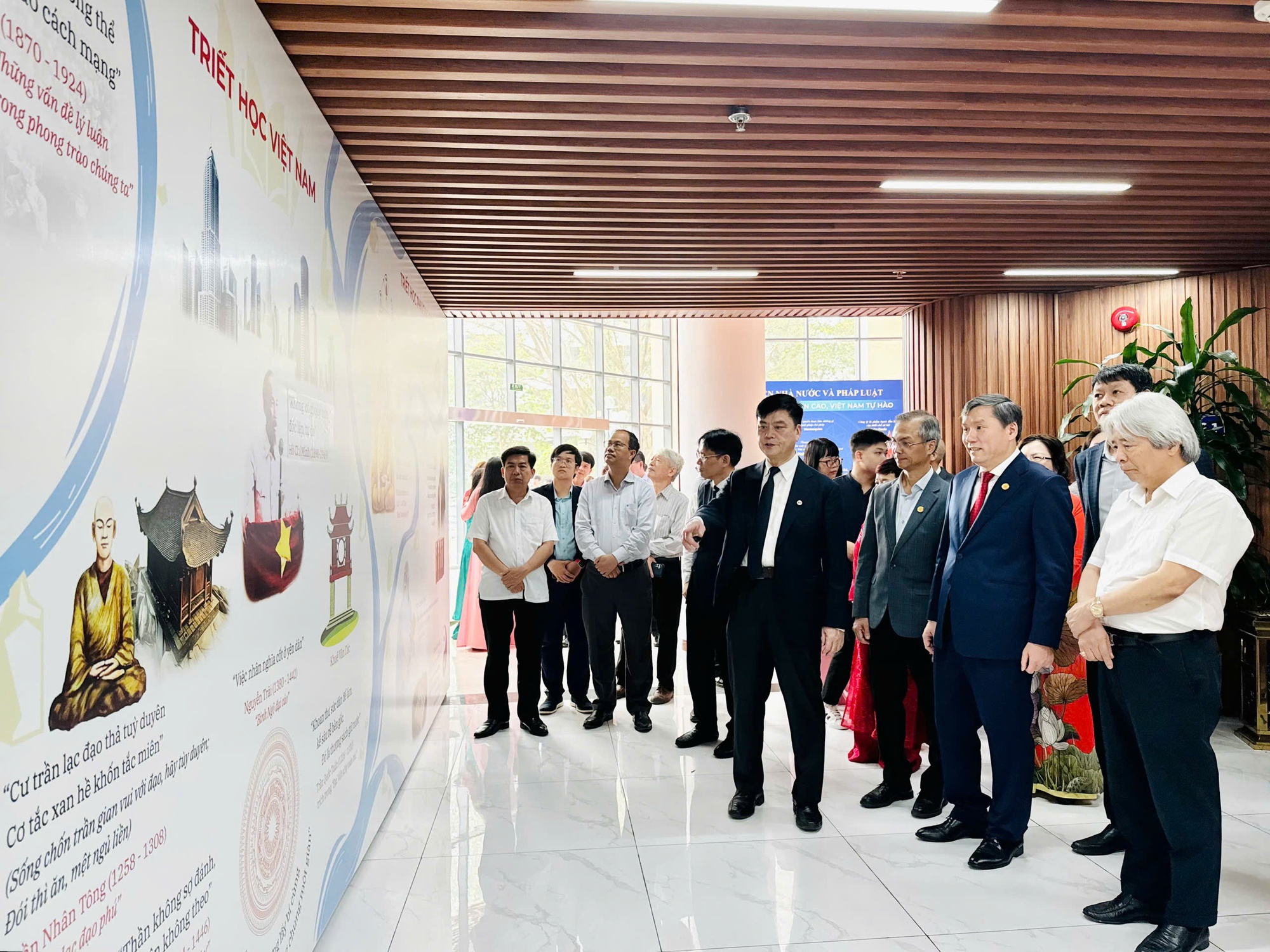 Khai mạc Khu trưng bày thành tựu khoa học xã hội 'Vững nền tảng – Sáng tương lai'- Ảnh 1. Khai mạc Khu trưng bày thành tựu khoa học xã hội 'Vững nền tảng – Sáng tương lai'- Ảnh 1.