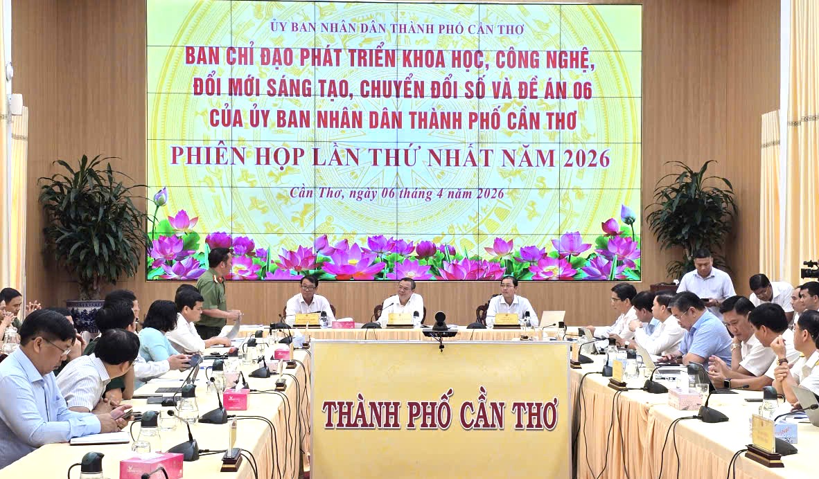 Cần Thơ tăng tốc chuyển đổi số, tạo 'cú hích' tăng trưởng mới- Ảnh 1. Cần Thơ tăng tốc chuyển đổi số, tạo 'cú hích' tăng trưởng mới- Ảnh 1.