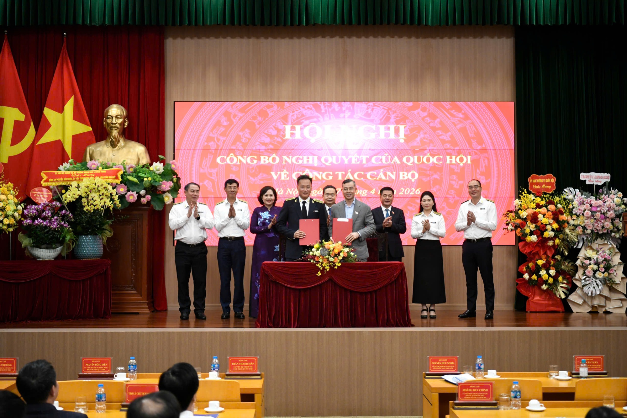 Chủ tịch Quốc hội trao Nghị quyết của Quốc hội bầu Tổng Kiểm toán Nhà nước- Ảnh 3.