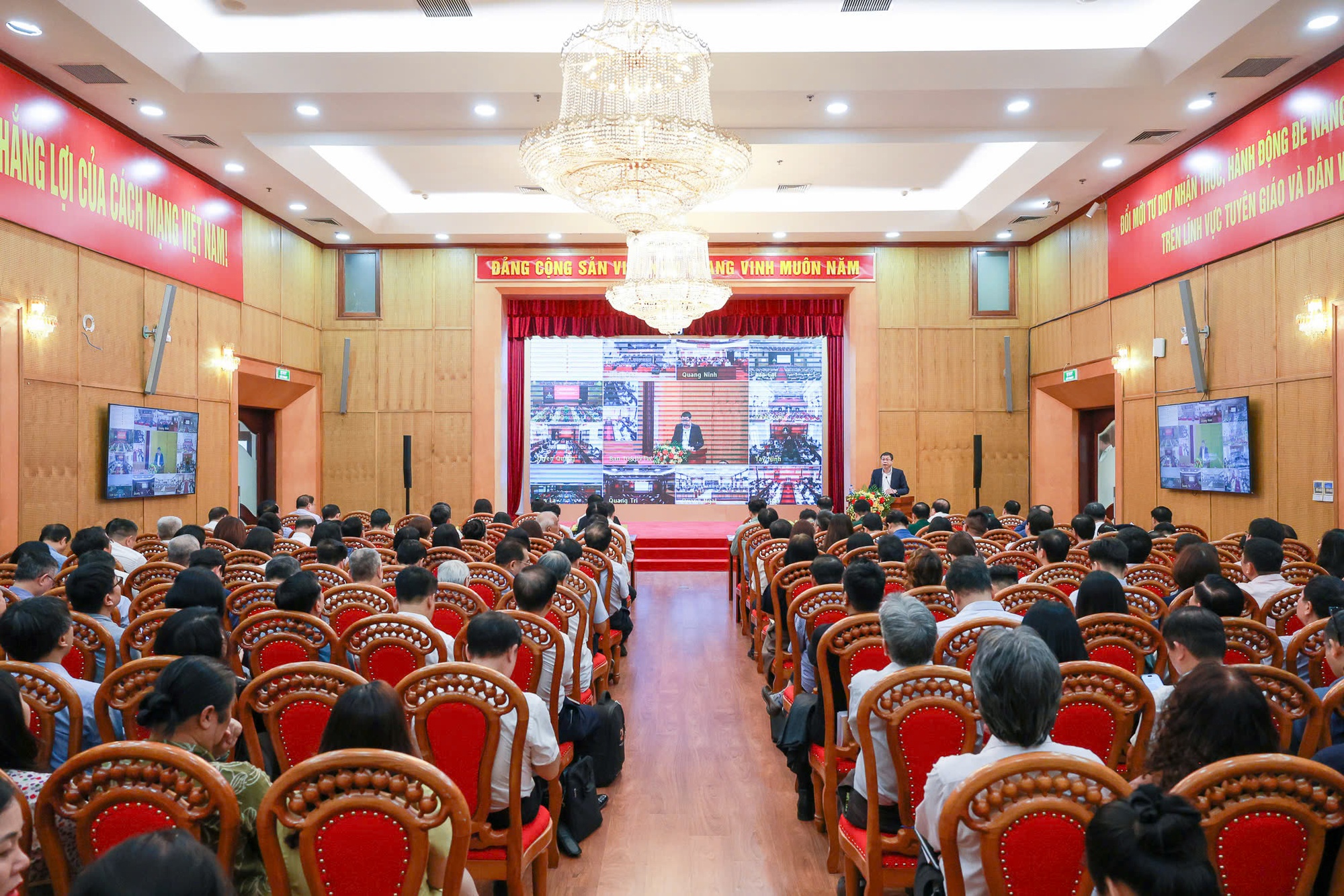 Quán triệt Nghị quyết Đại hội XIV cho đội ngũ báo chí, văn nghệ sĩ, trí thức- Ảnh 1.