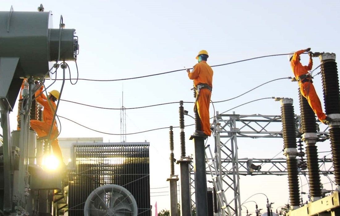 Nắng nóng gay gắt, tiêu thụ điện lập kỷ lục mới- Ảnh 1. Nắng nóng gay gắt, tiêu thụ điện lập kỷ lục mới- Ảnh 1.