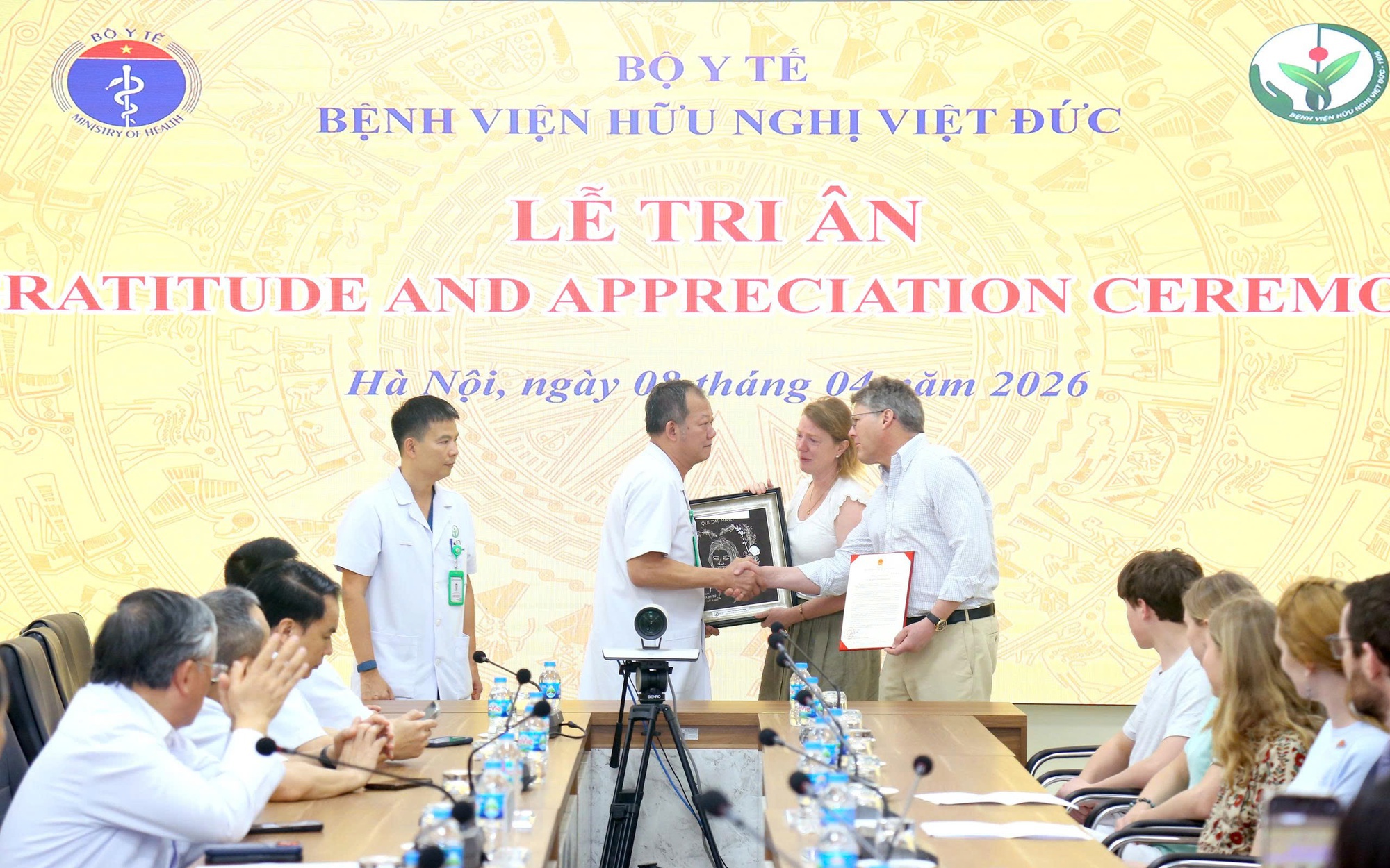 Một cô gái người Anh hiến tạng hồi sinh sự sống 3 người Việt