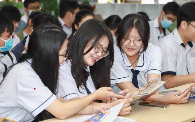 Tuyển sinh 2026: Có tiếp tục sử dụng tổ hợp A00?