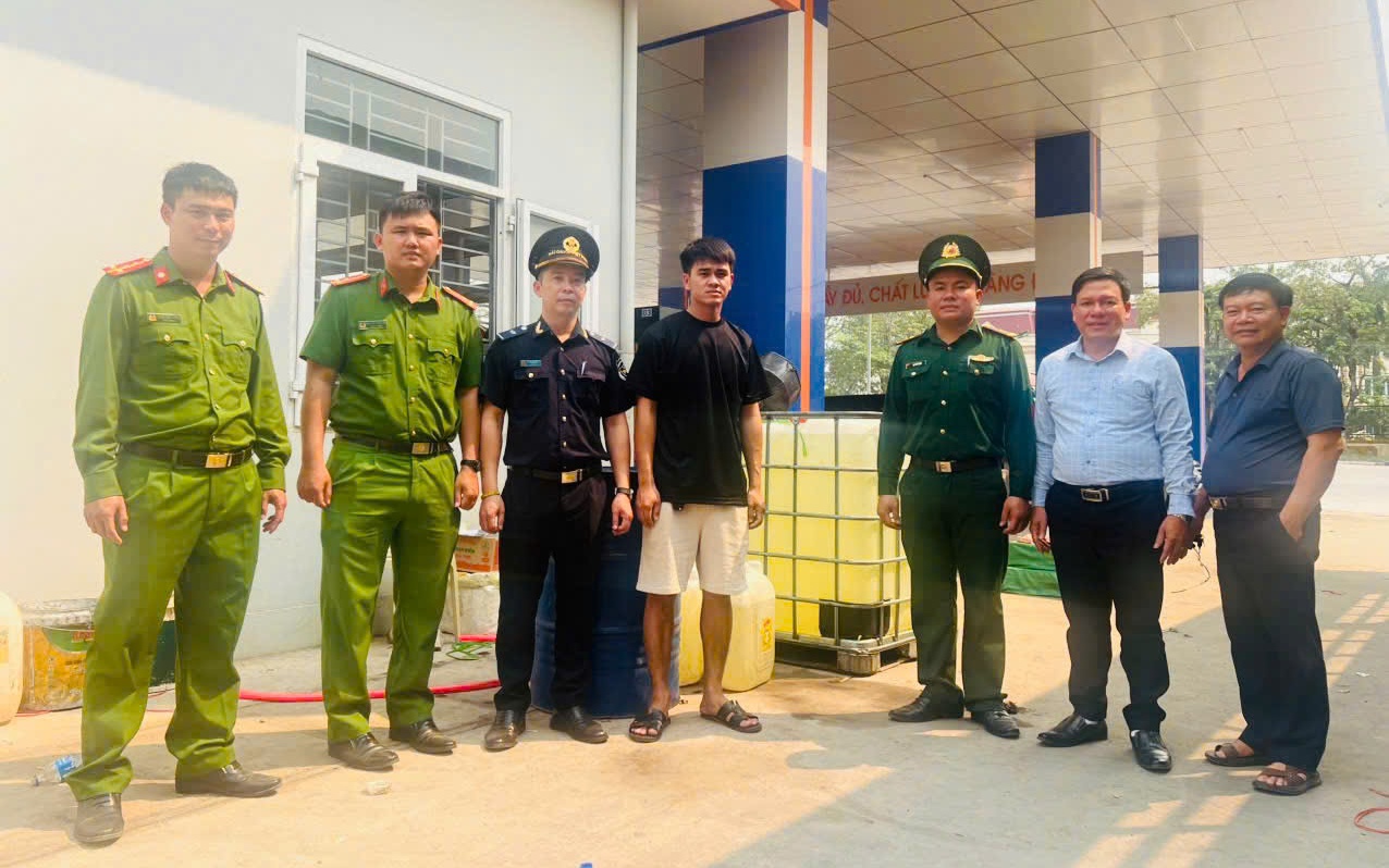 Liên tiếp phát hiện vận chuyển trái phép xăng dầu, vũ khí, ma túy
