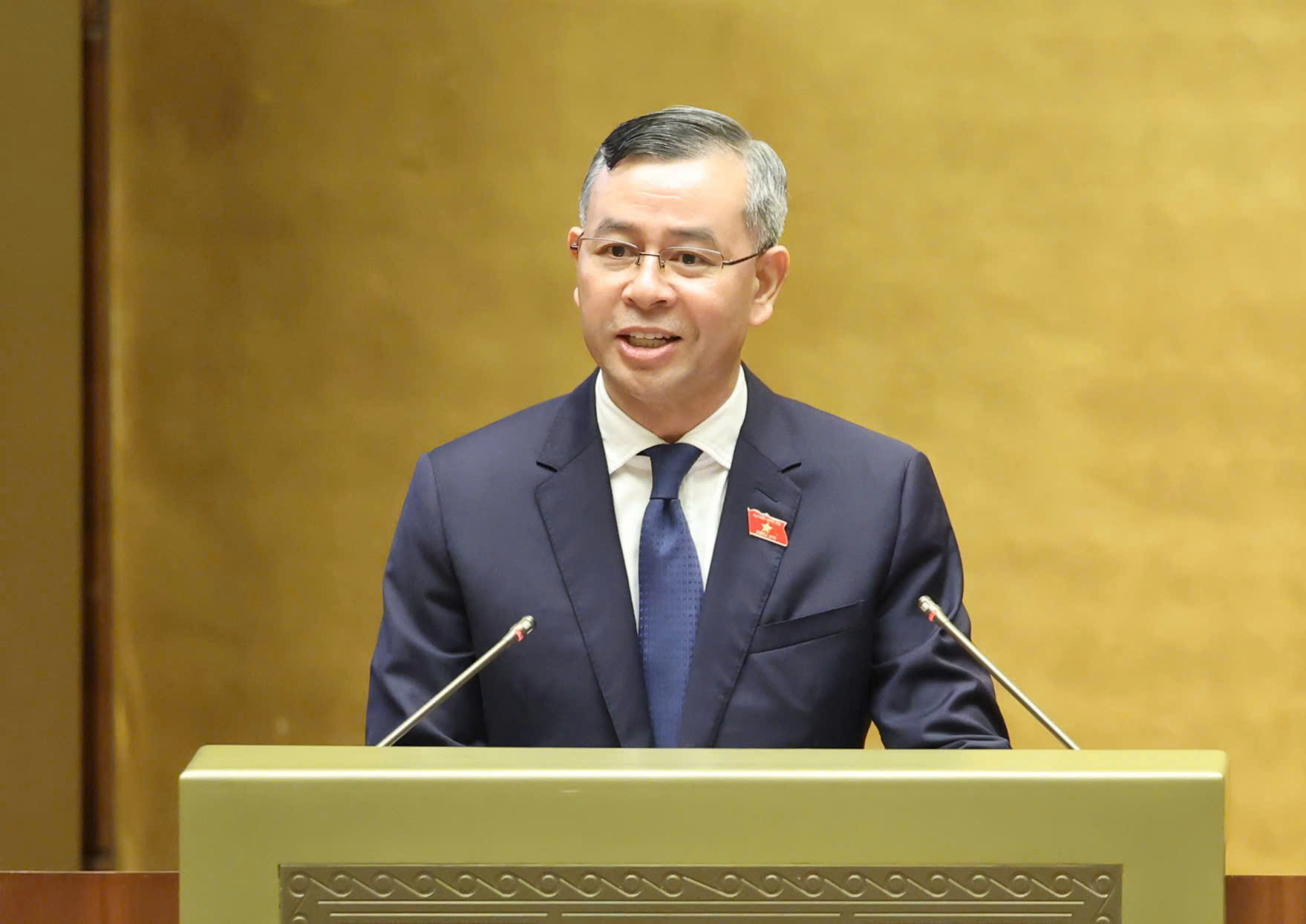 Quốc hội xem xét giảm thuế với xăng, dầu về 0 đến hết tháng 6- Ảnh 1. Quốc hội xem xét giảm thuế với xăng, dầu về 0 đến hết tháng 6- Ảnh 1.