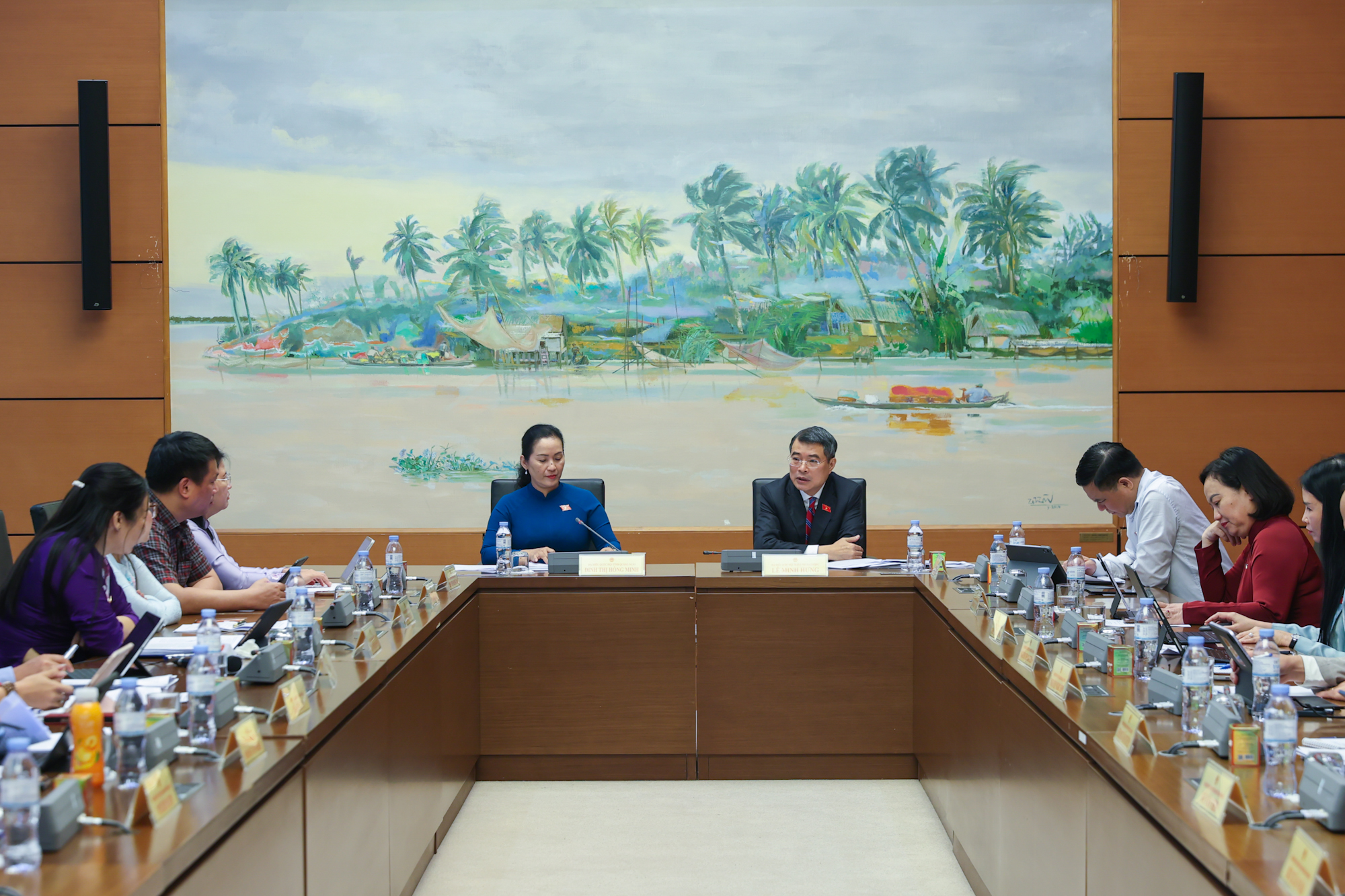 Gỡ 'điểm nghẽn' thể chế để đạt mục tiêu tăng trưởng từ 10% trở lên- Ảnh 1. Gỡ 'điểm nghẽn' thể chế để đạt mục tiêu tăng trưởng từ 10% trở lên- Ảnh 1.