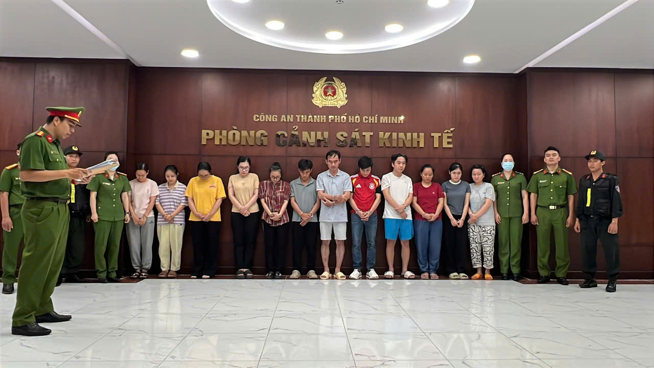Triệt phá băng nhóm mua bán trái phép hoá đơn, chứng từ chuyên nghiệp số lượng lớn- Ảnh 1.