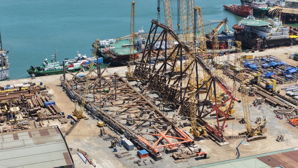 Petrovietnam nỗ lực đảm bảo chuỗi cung ứng, ổn định nguồn cung xăng dầu- Ảnh 1.