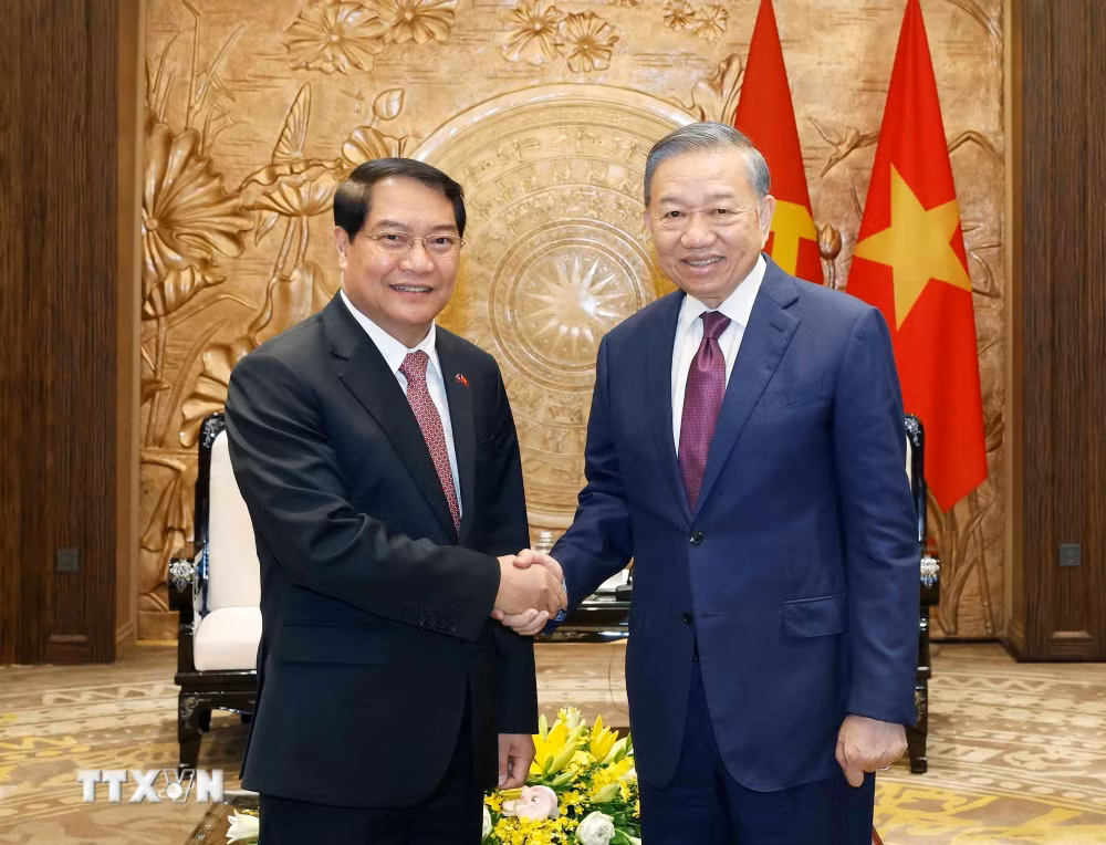 Tổng Bí thư, Chủ tịch nước Tô Lâm tiếp Bí thư Thành ủy, Chủ tịch Hội đồng nhân dân Thủ đô Vientiane (Lào)- Ảnh 1.