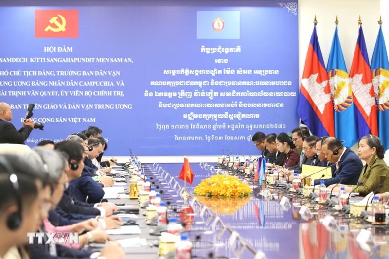 Trưởng Ban Tuyên giáo và Dân vận Trung ương thăm làm việc tại Campuchia- Ảnh 3.
