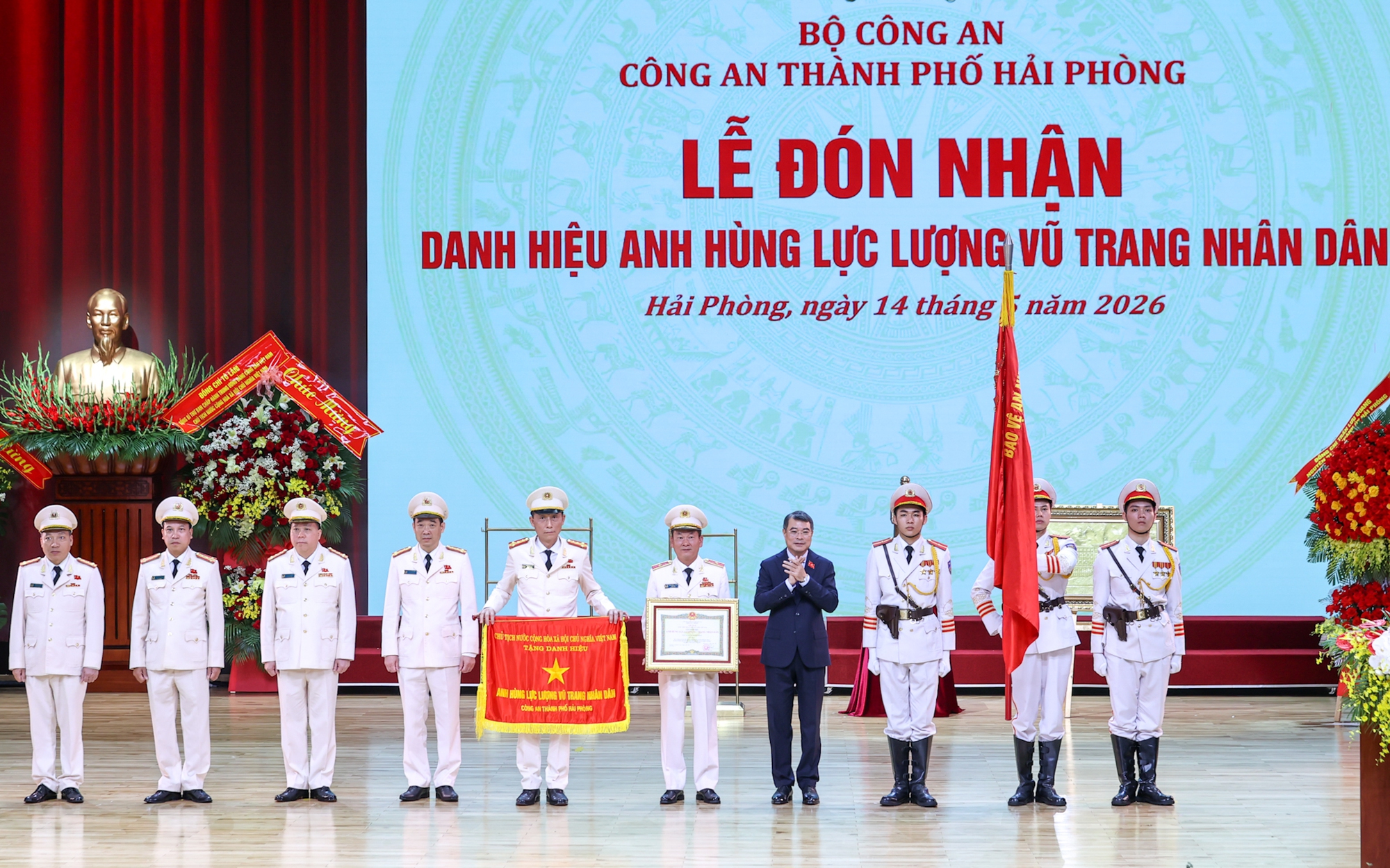 Thủ tướng Lê Minh Hưng trao danh hiệu Anh hùng tặng Công an Hải Phòng