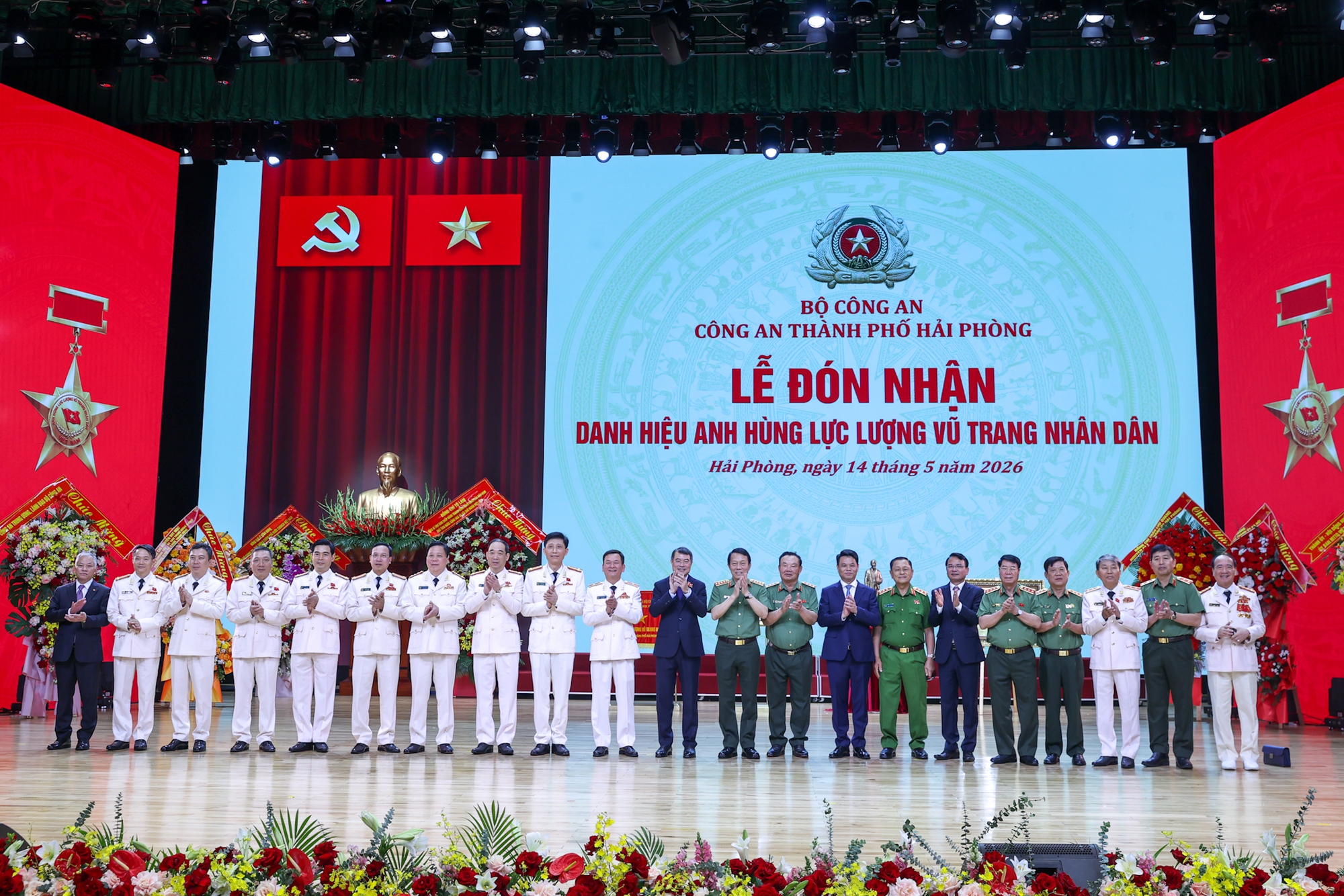 Thủ tướng Lê Minh Hưng trao danh hiệu Anh hùng tặng Công an Hải Phòng- Ảnh 7.