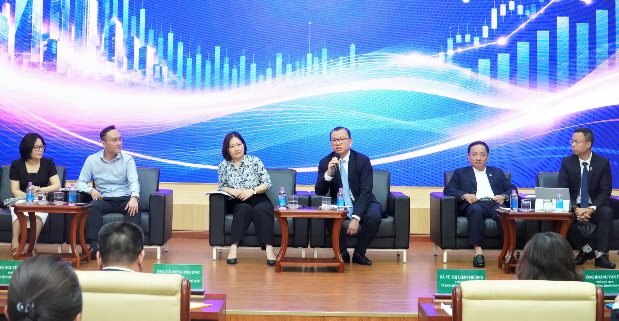 UBCKNN cảnh báo điểm nghẽn của doanh nghiệp nhà nước lên sàn- Ảnh 1.